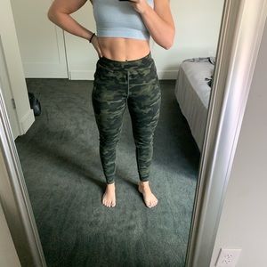 Alphalete green camp Joggers